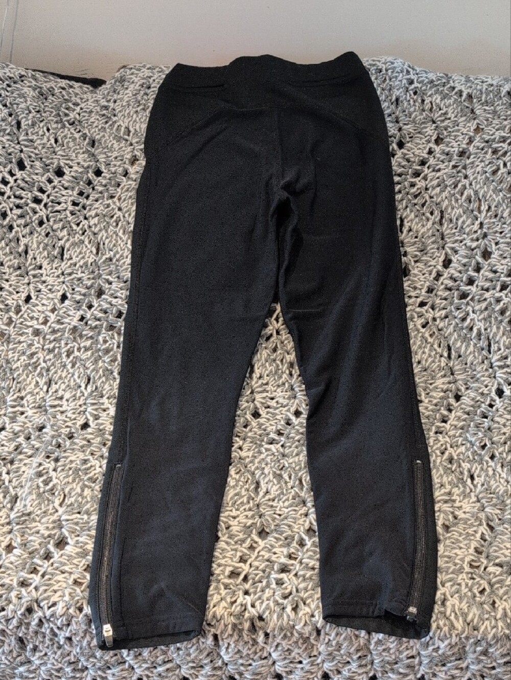 532 - MEC Black Performance Pants | Women's Athletic Travel Outdoor Pants | Zips - Picture 9 of 9